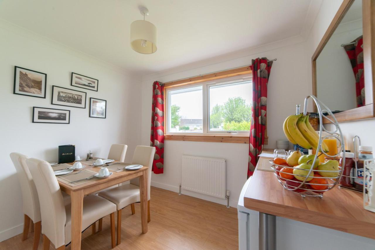 No. Three Bed & Breakfast Stornoway  Eksteriør bilde
