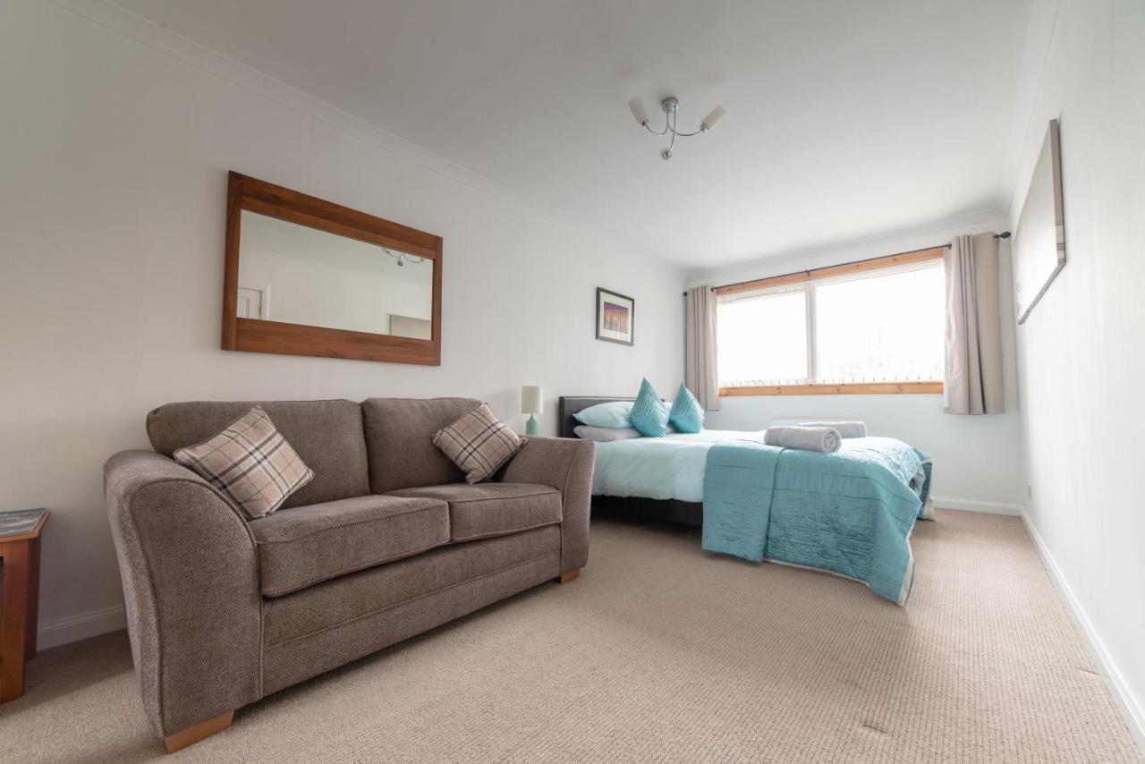 No. Three Bed & Breakfast Stornoway  Eksteriør bilde